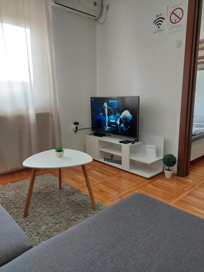 Appartamento Smiley 2 - Subotica Centar Esterno foto