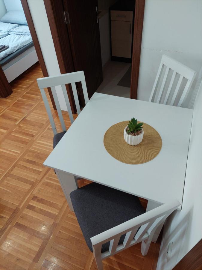 Appartamento Smiley 2 - Subotica Centar Esterno foto